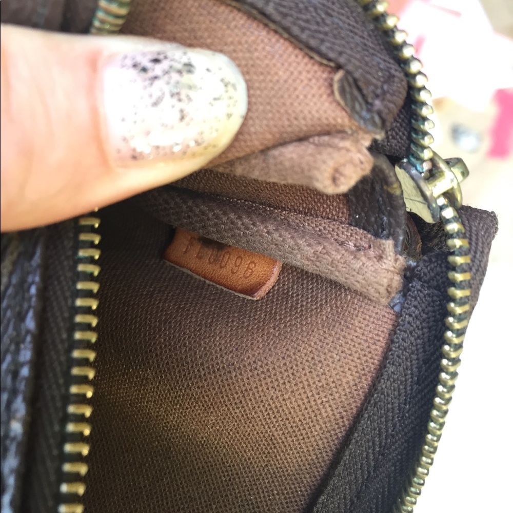 Louis Vuitton Wristlet pouchette missing strap - Picture 5 of 10